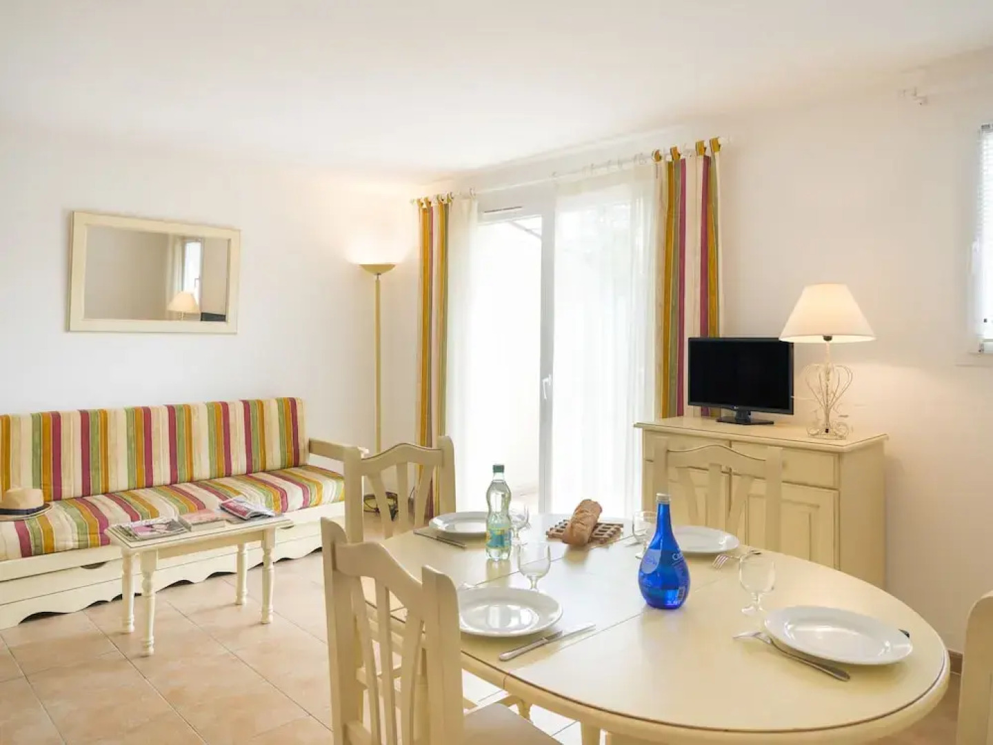 Attached House With Terrace or Loggia Located in Languedoc