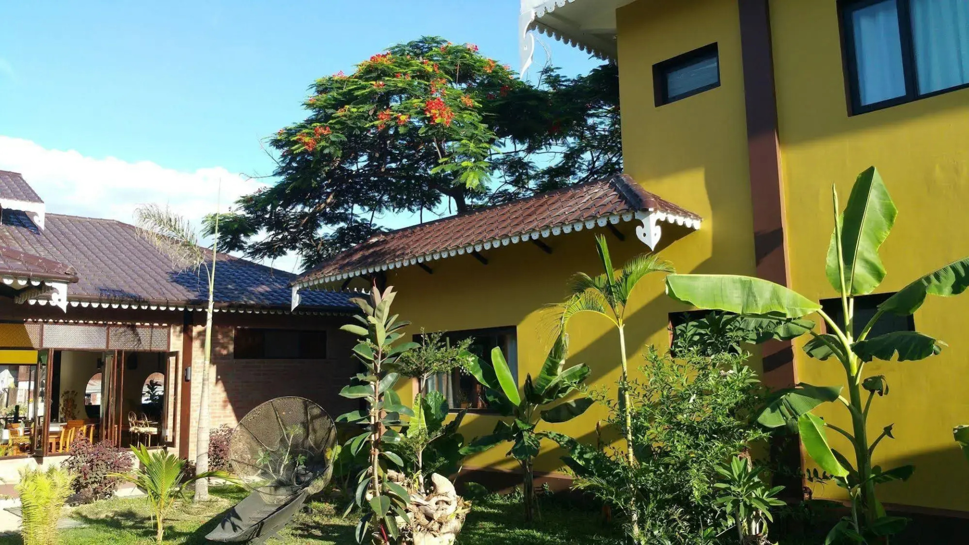 Thanakha Inle Hotel