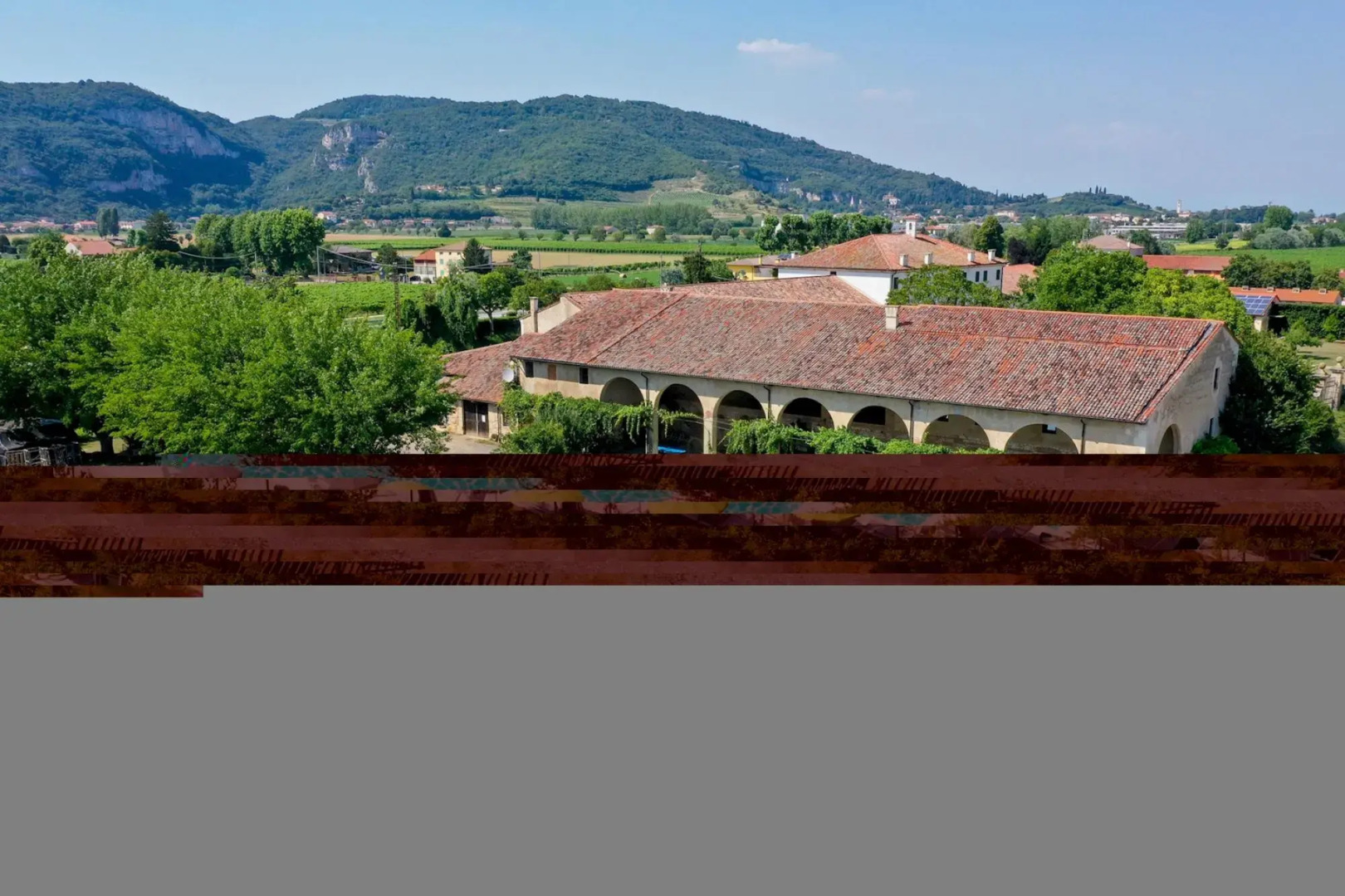 Tigli apartment with two bedrooms and one bathroom on the second floor with 4 metre glass window (apartment 6)