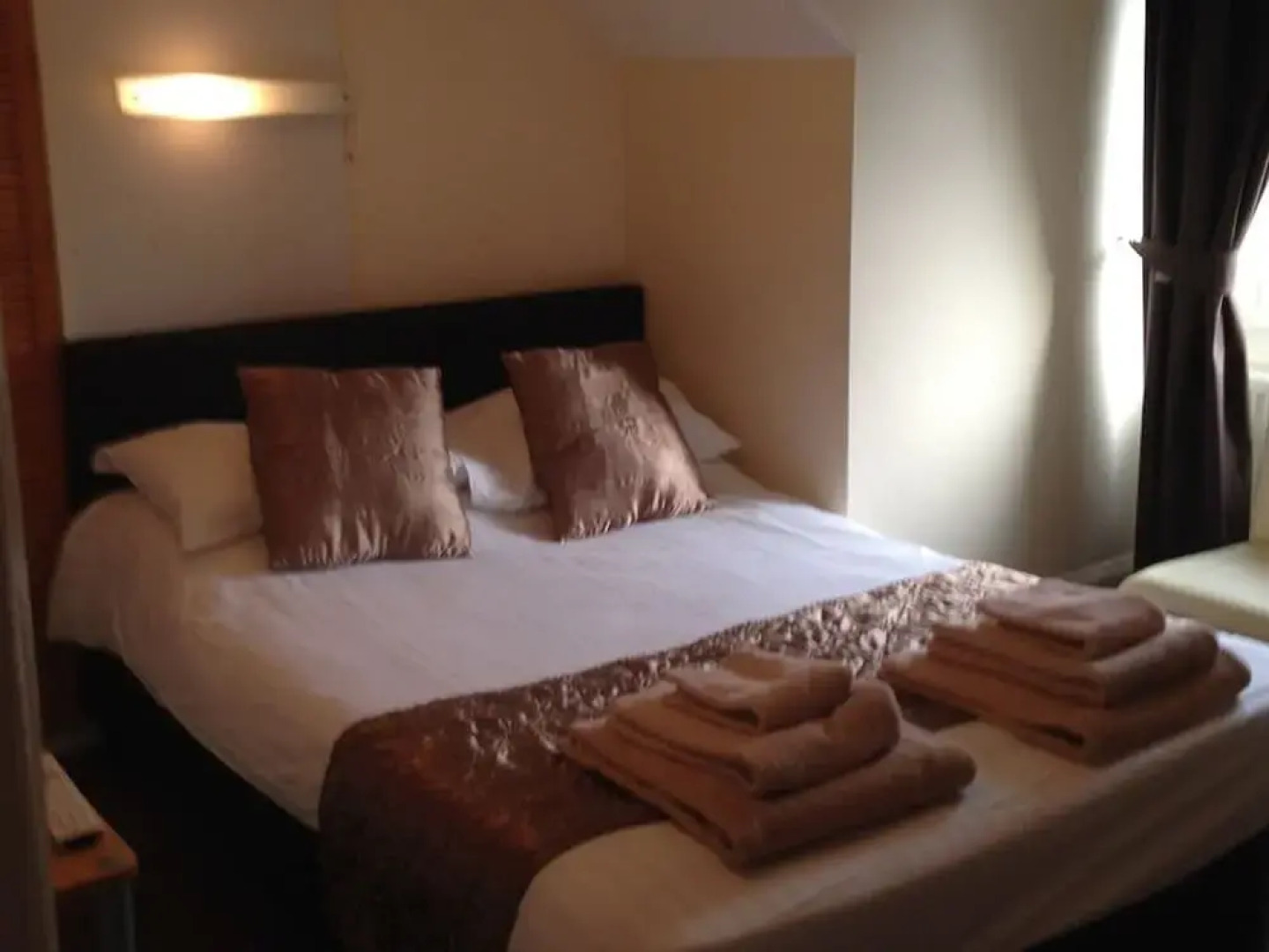 Spindrift Guest House - Adults Only