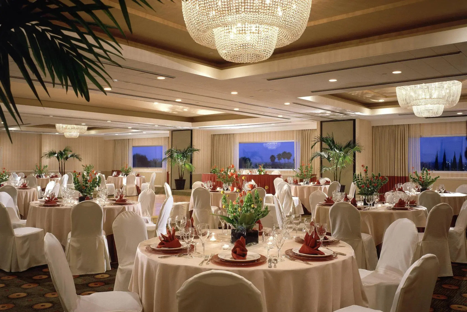 Courtyard by Marriott Los Angeles - Sherman Oaks