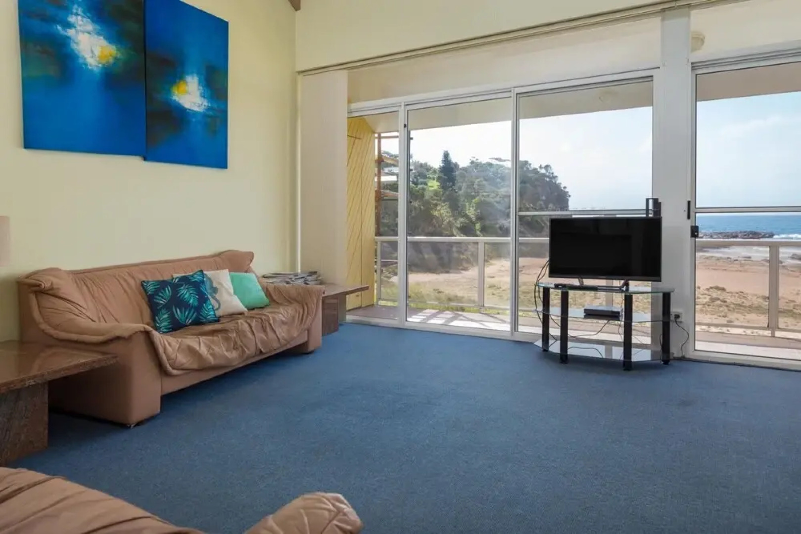 Retreat Beside The Beach - Unit Five