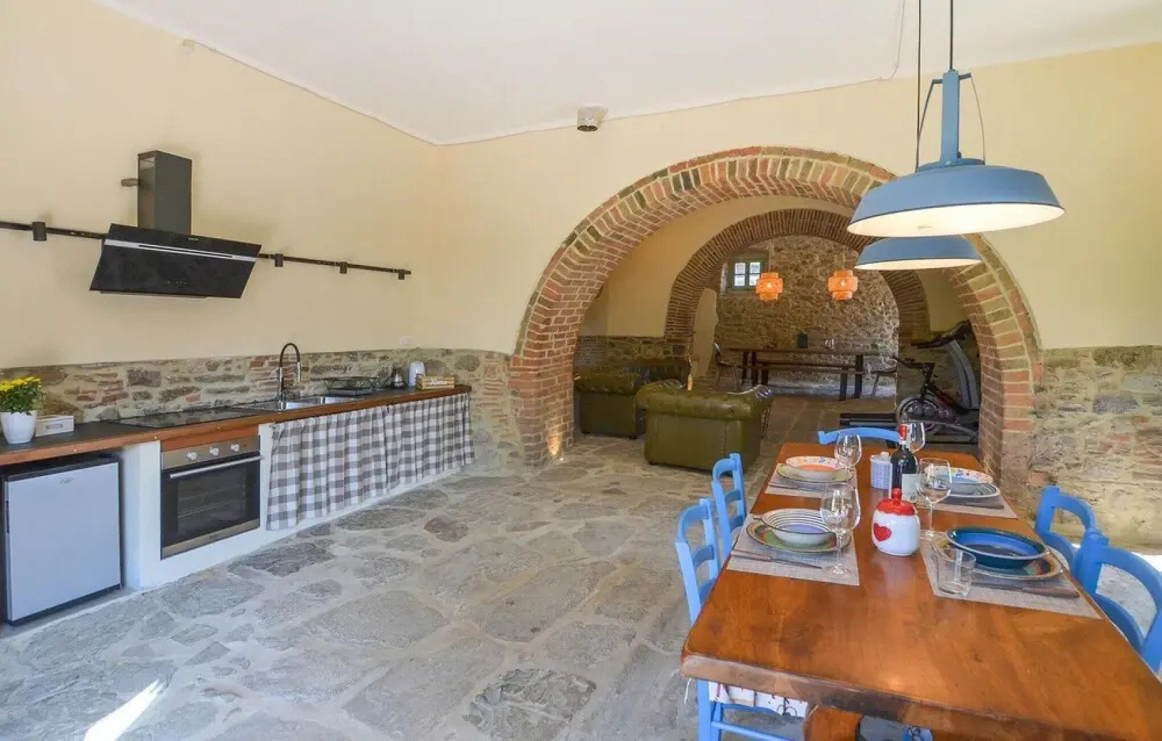 Stunning Home in Arezzo With 5 Bedrooms, Jacuzzi and Wifi