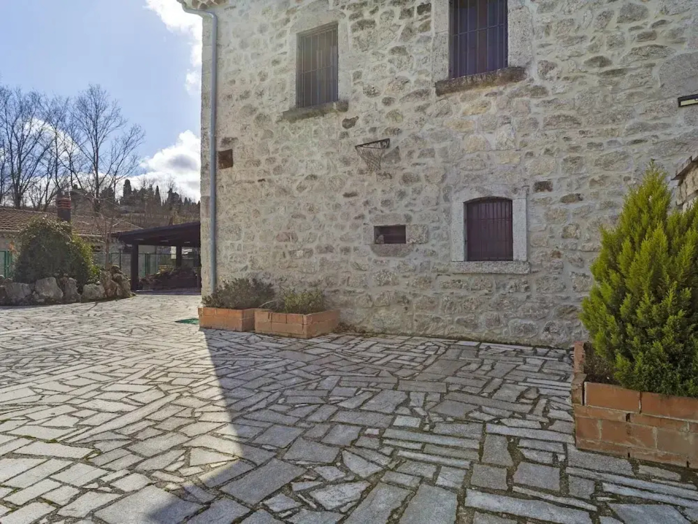 Secluded Holiday Home in Sepino With Balcony