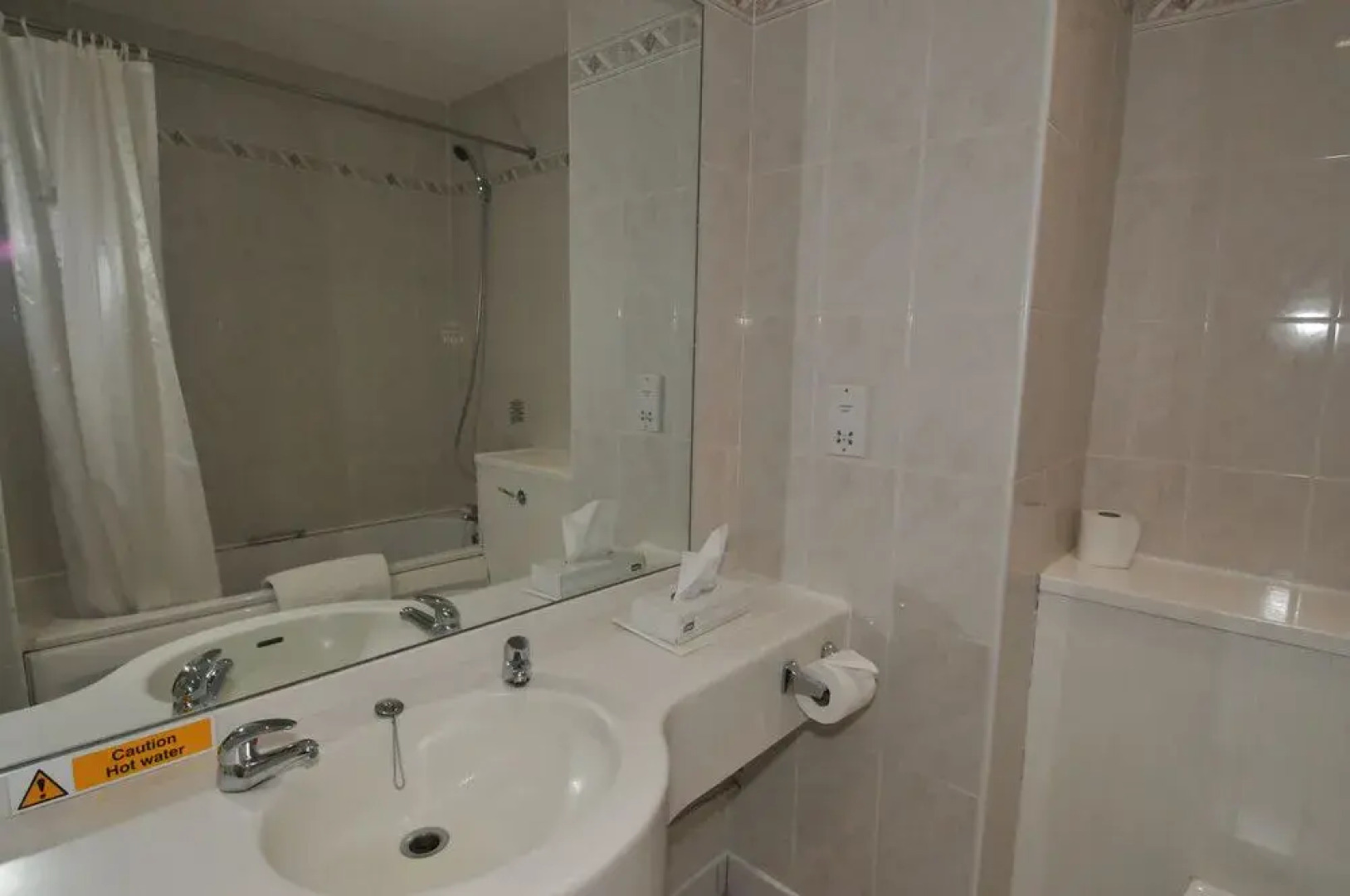 The Hillcrest Hotel, Sure Hotel Collection by Best Western