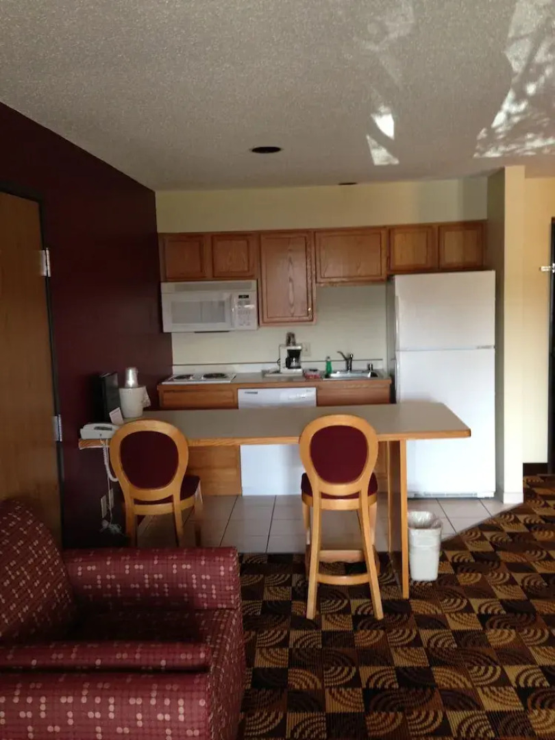 AmericInn Lodge & Suites Elkhorn