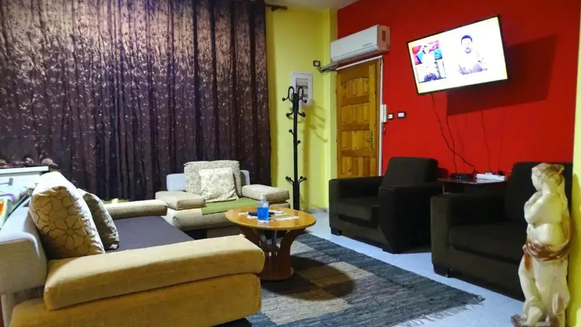 Central Apartments Shoshi