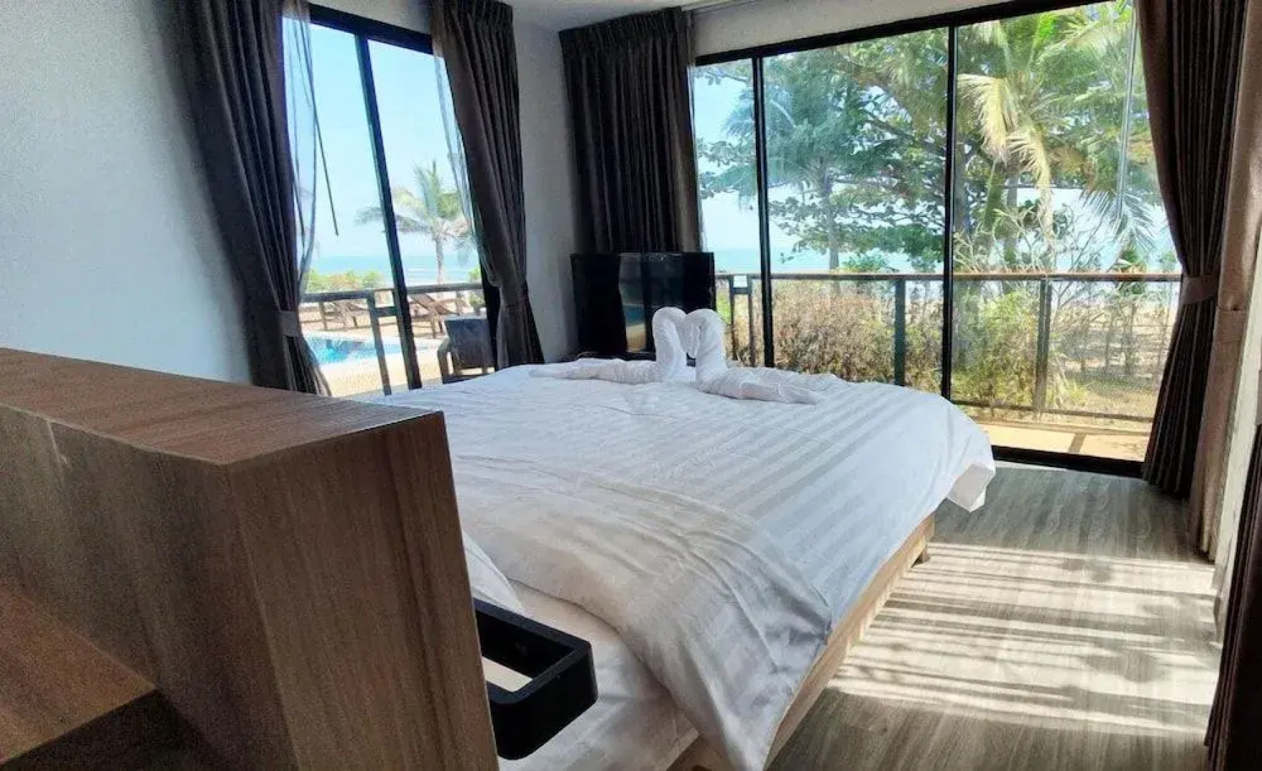 Sea Mountain Villa Resort & Pool Bar