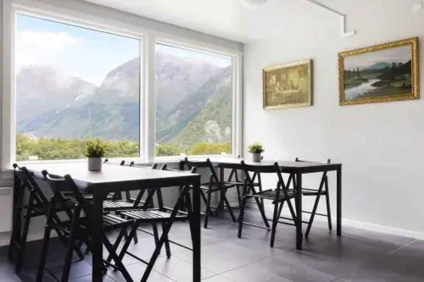 Trolltunga Guesthouse