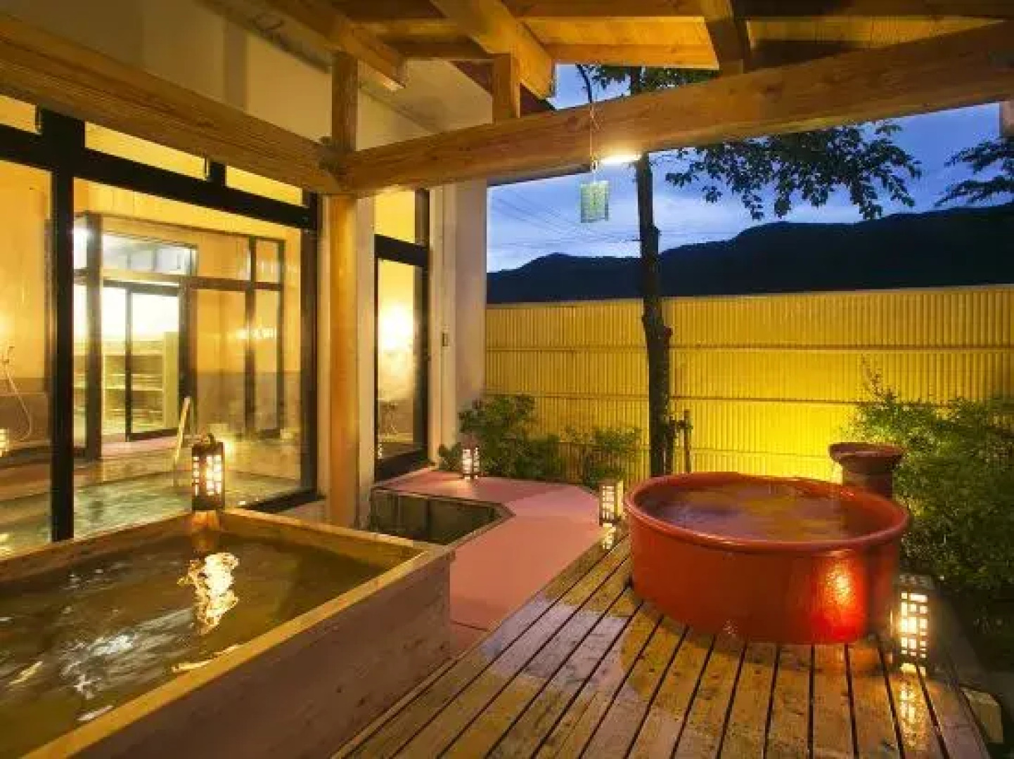 Yurariyura Mizutori no Yado Sakihana