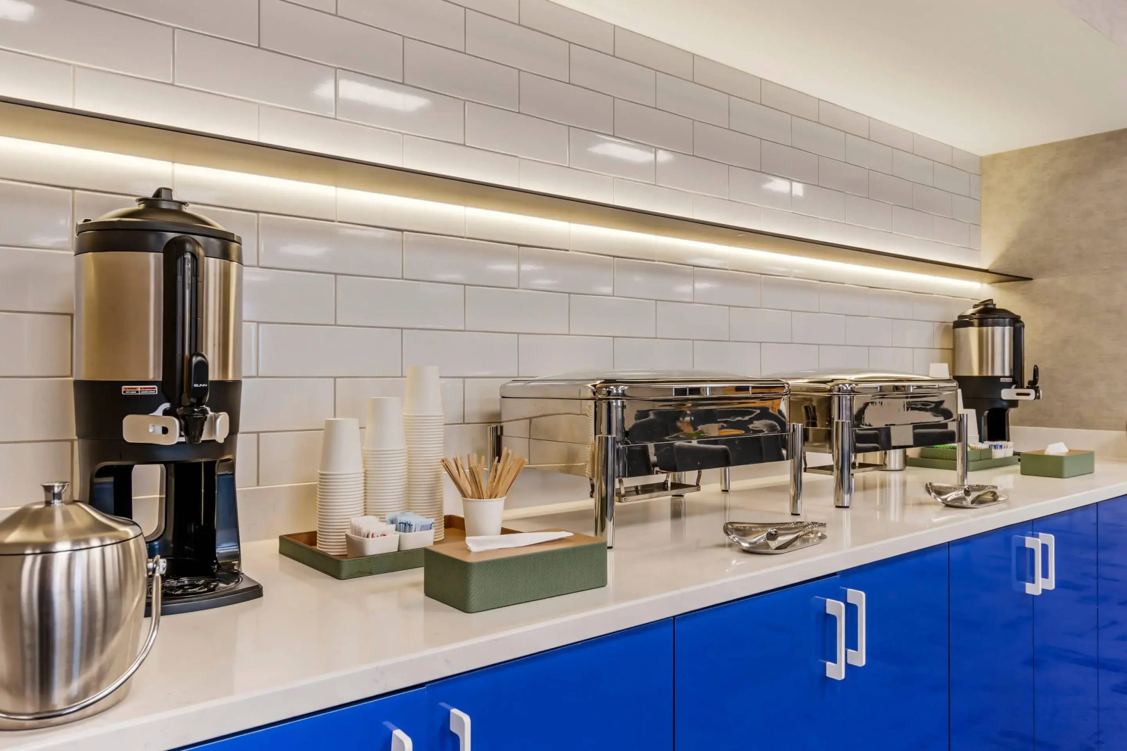 Clarion Lakeside Inn & Conference Centre