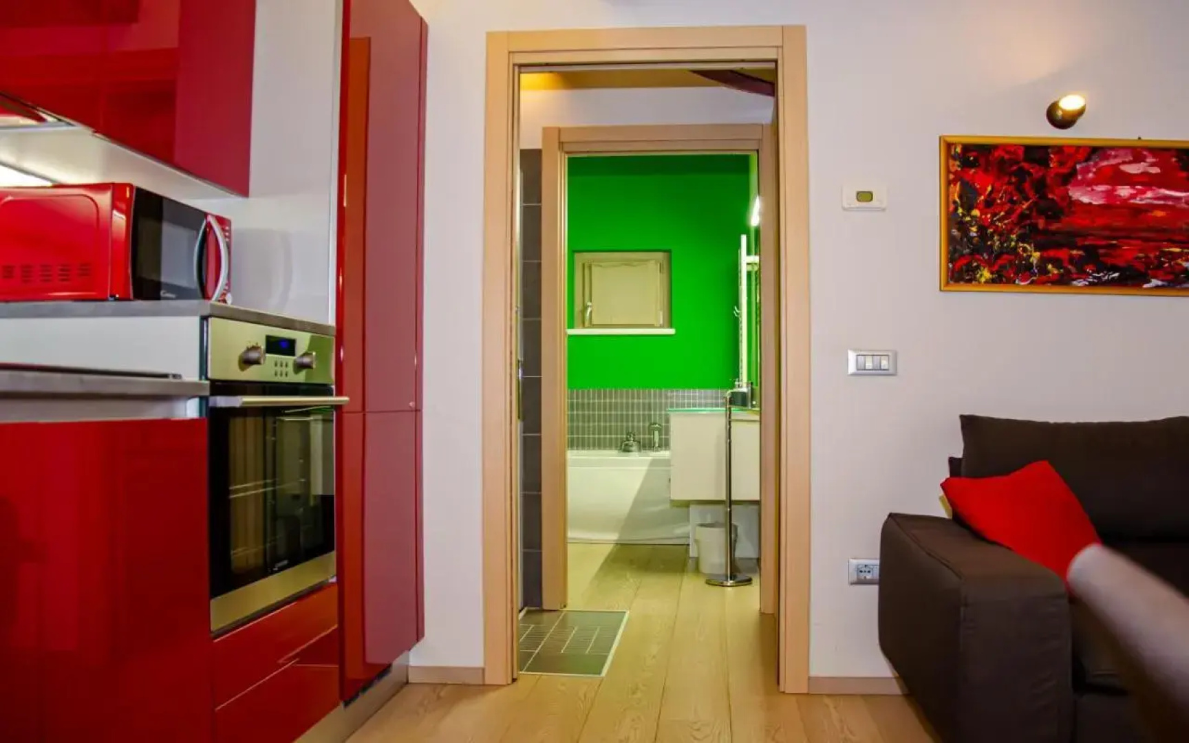 Holiday House Viola