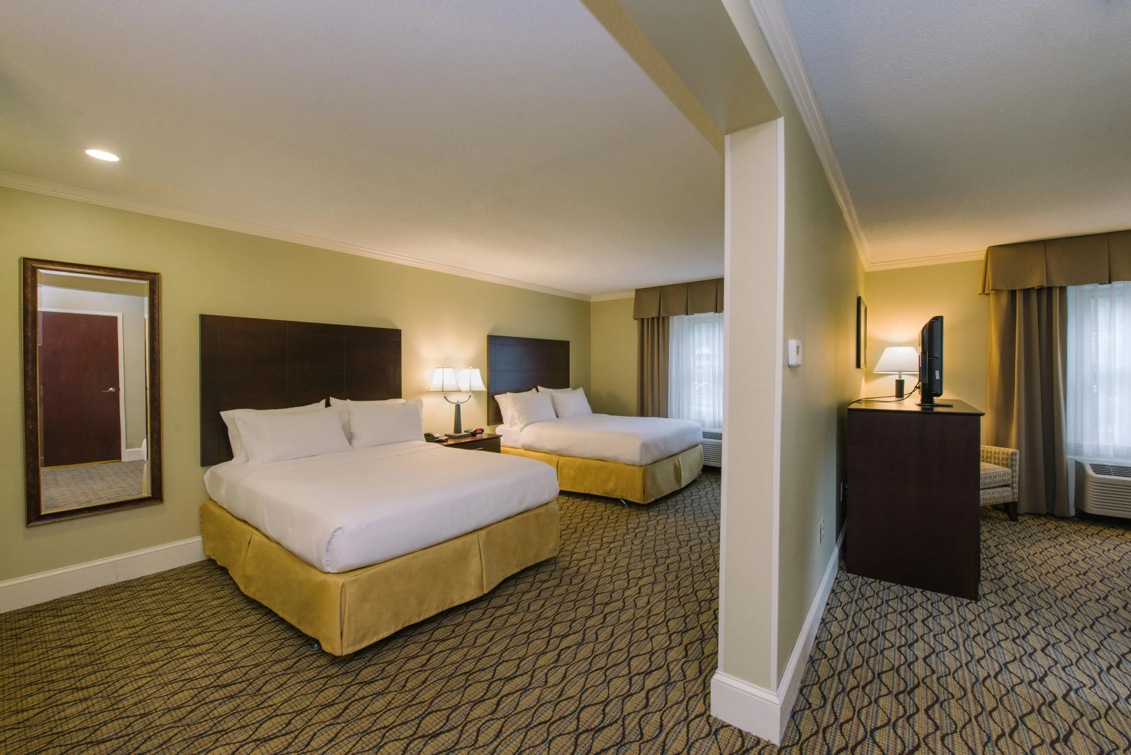 Holiday Inn Express & Suites Merrimack