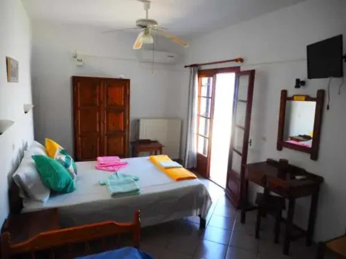 Felitsia Apartments & Studios