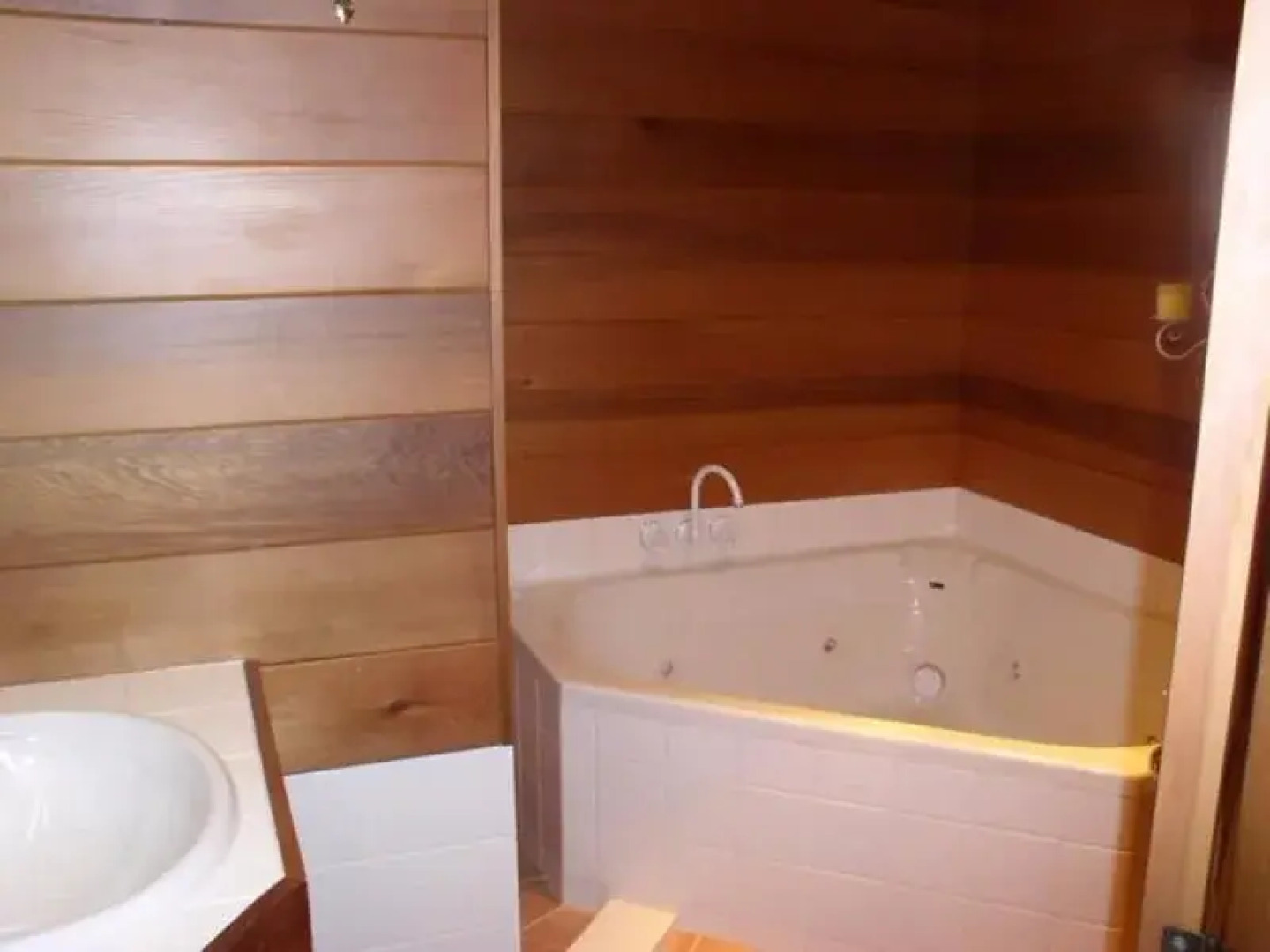 Kemeys Mountain Hideaway