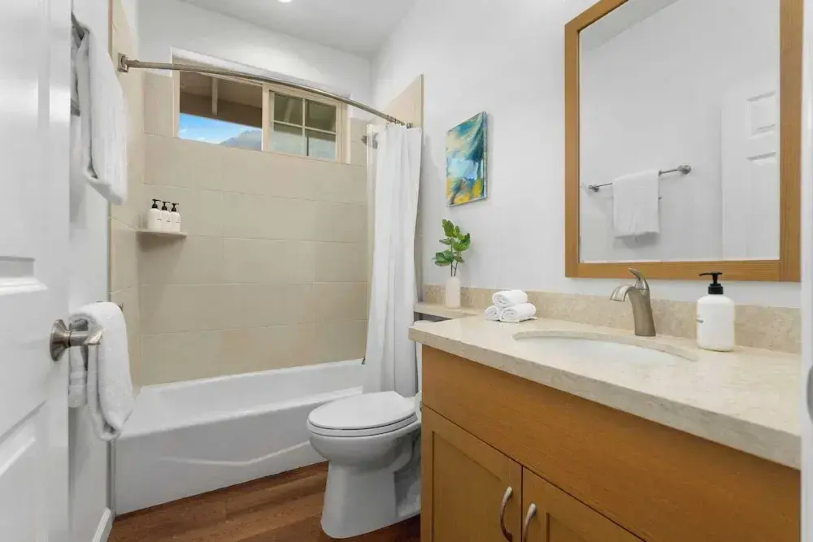 Makaha Villa by Avantstay Mountain + Ocean Views