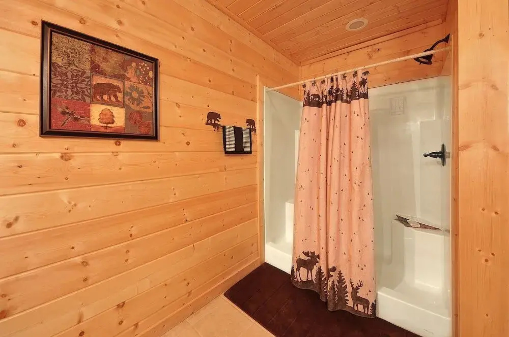 Majestic Sunset - 4 Br cabin by RedAwning