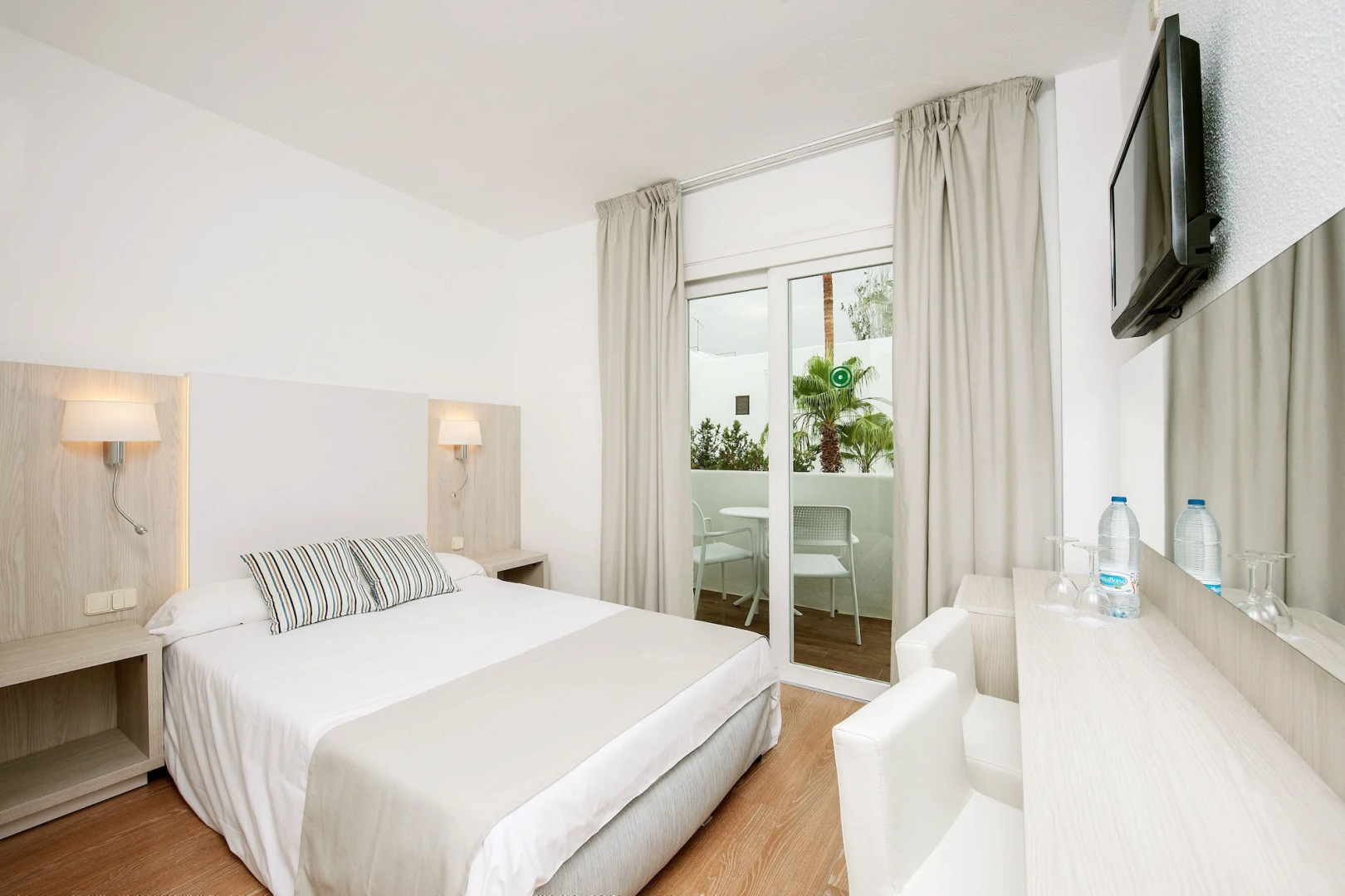 Sentido Fido Tucan - Adults Only