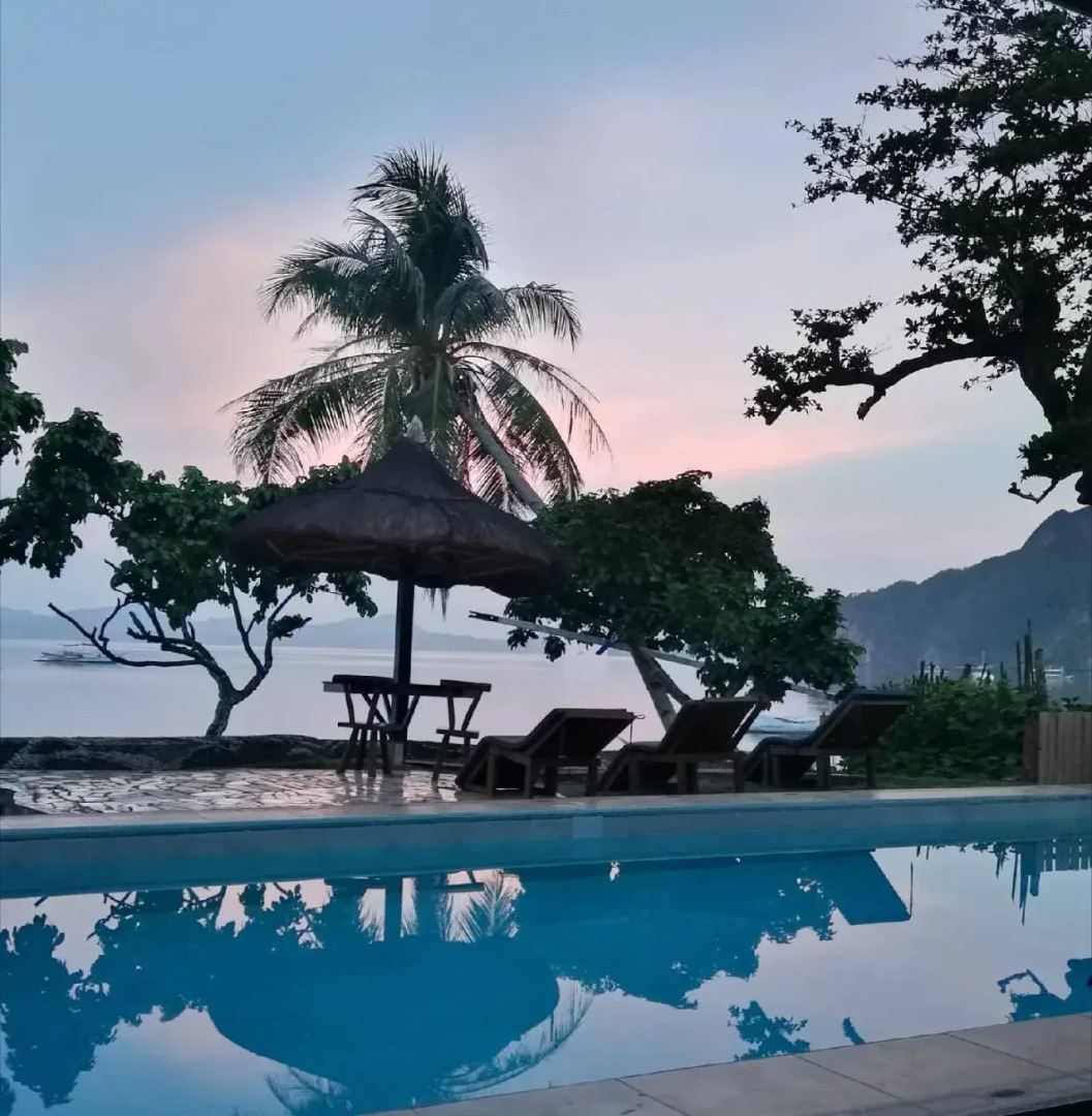 Four Seasons Seaview Hotel