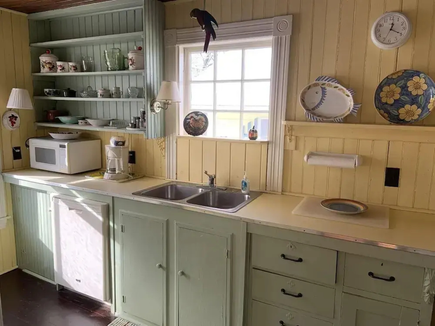 Cozy Cottage by the Sea - Y672 Brought to you by GetAway Vacations