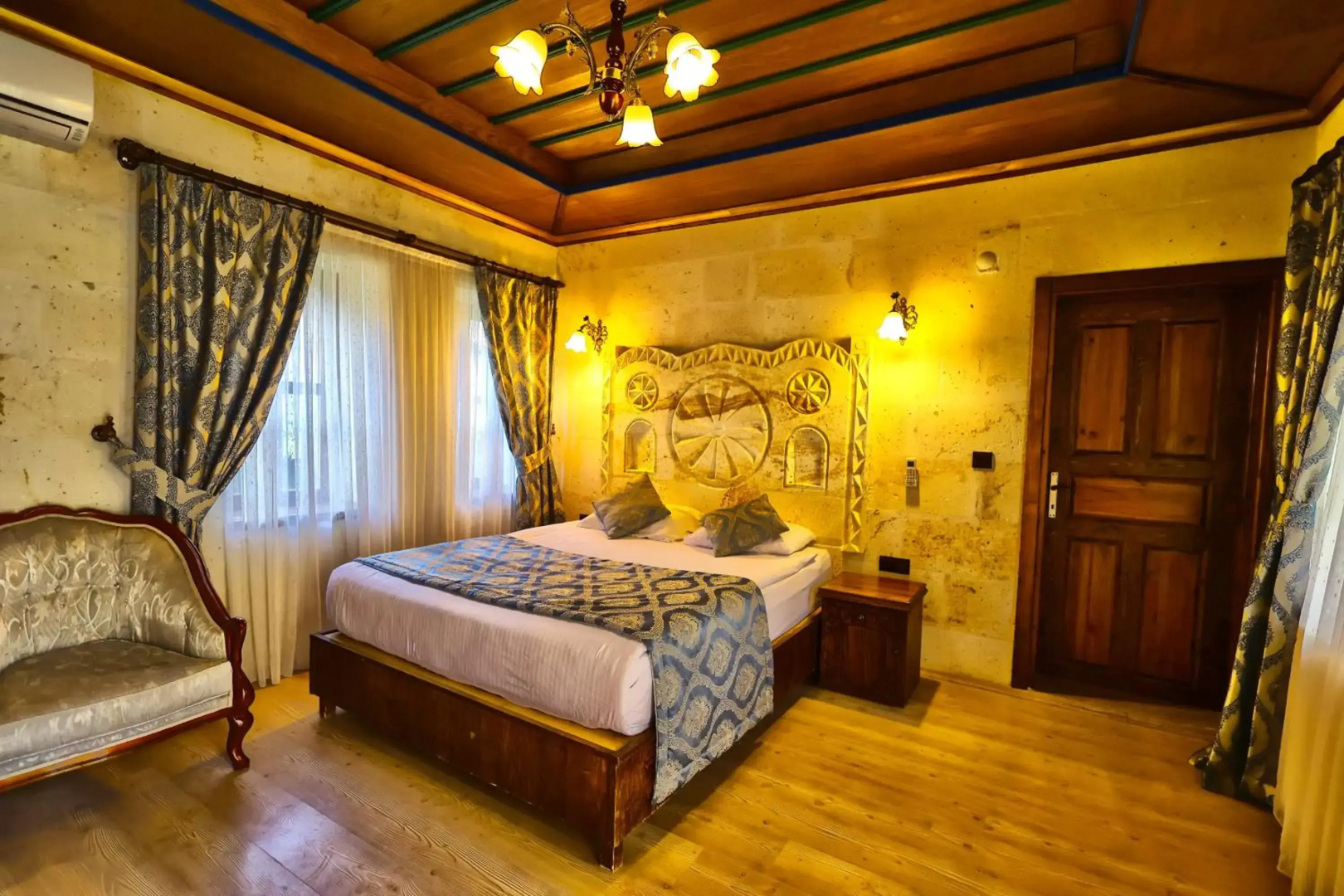 Empire Cave Hotel