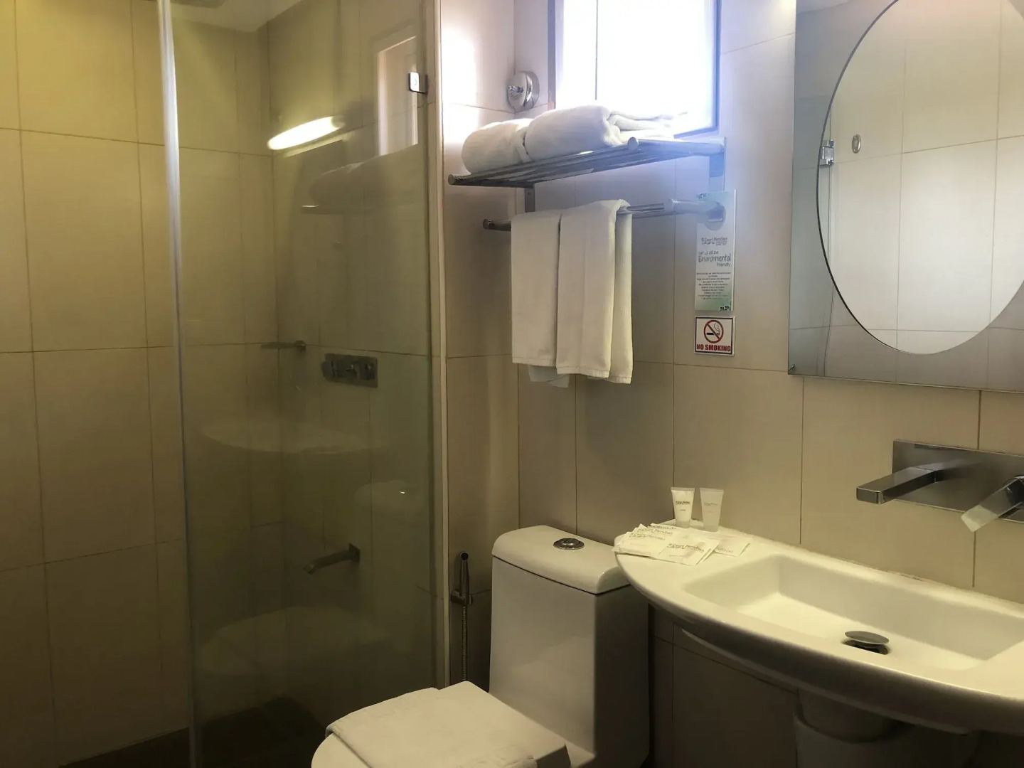 Court Meridian Hotel and Suites