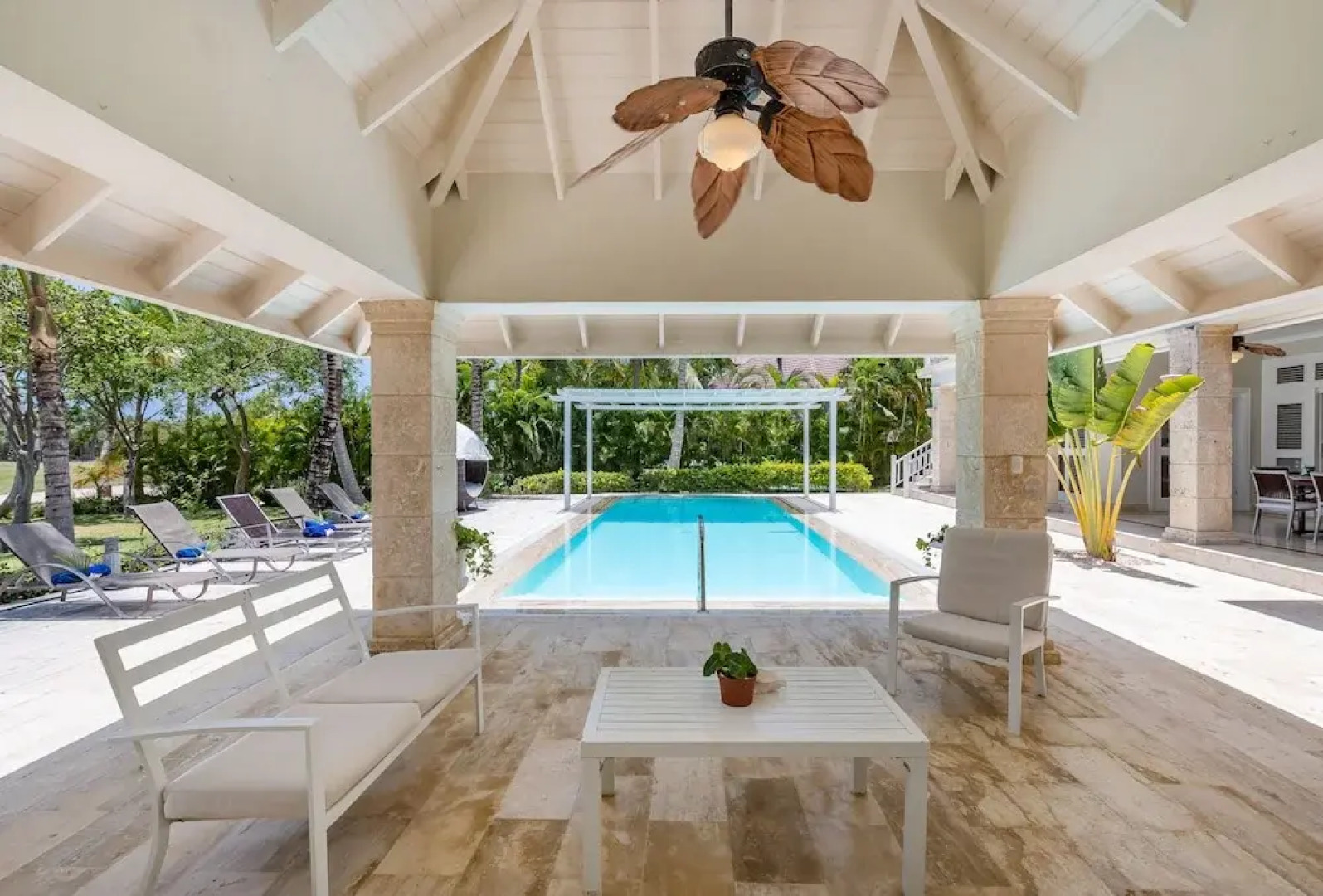 5-star villa near Playa Blanca Beach