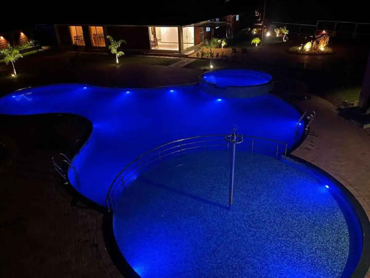 D Clouds Pure Veg, Gaganbawada