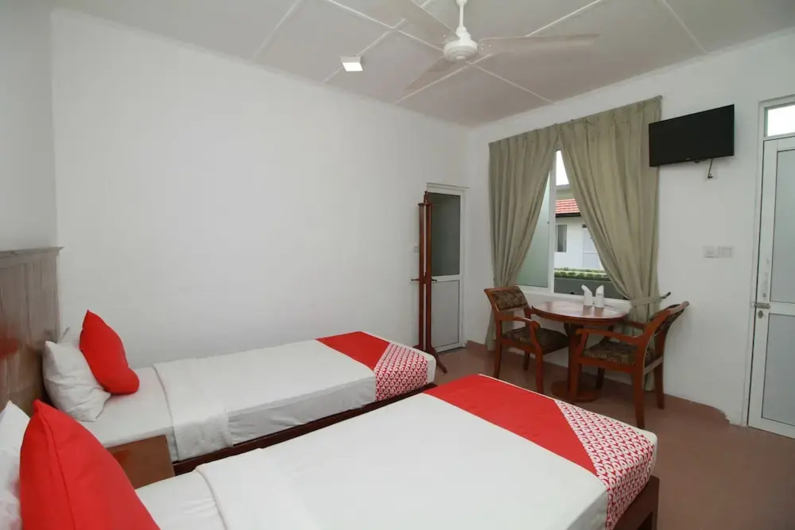 OYO 272 Garden Beach