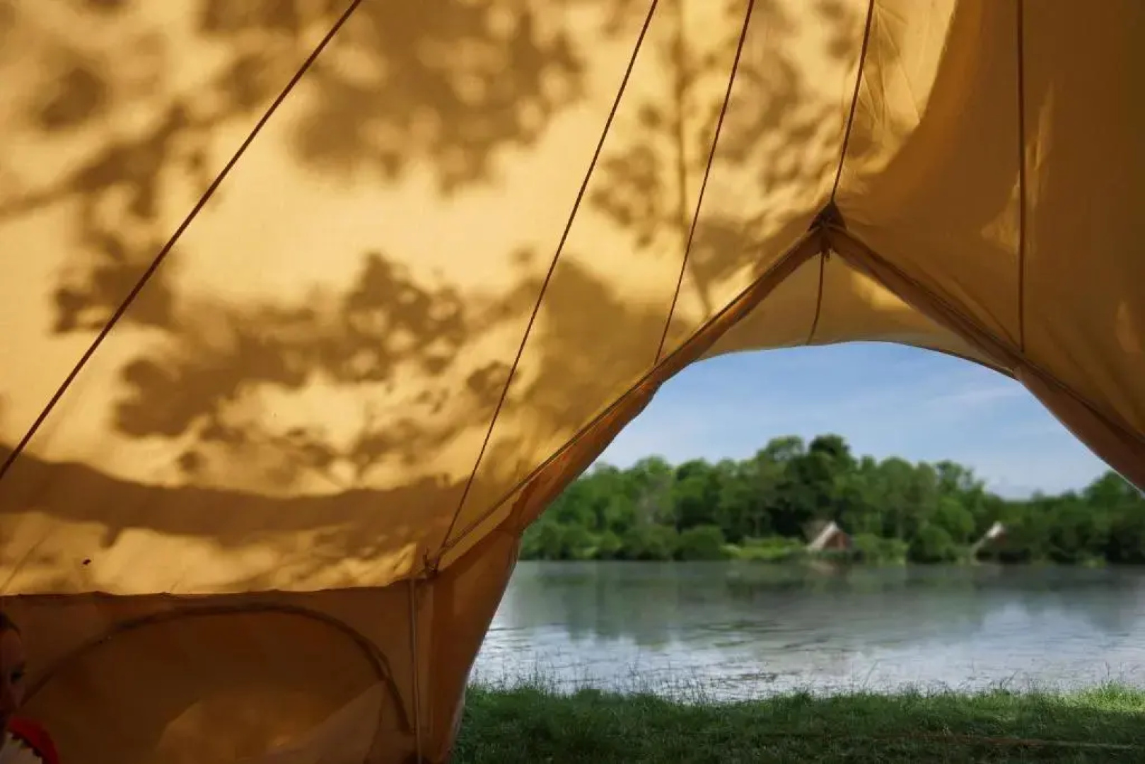 Marston Park - Luxury Lakeside Bell Tents