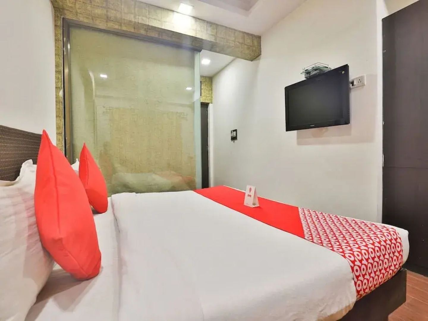 OYO Hotel Dash Continental