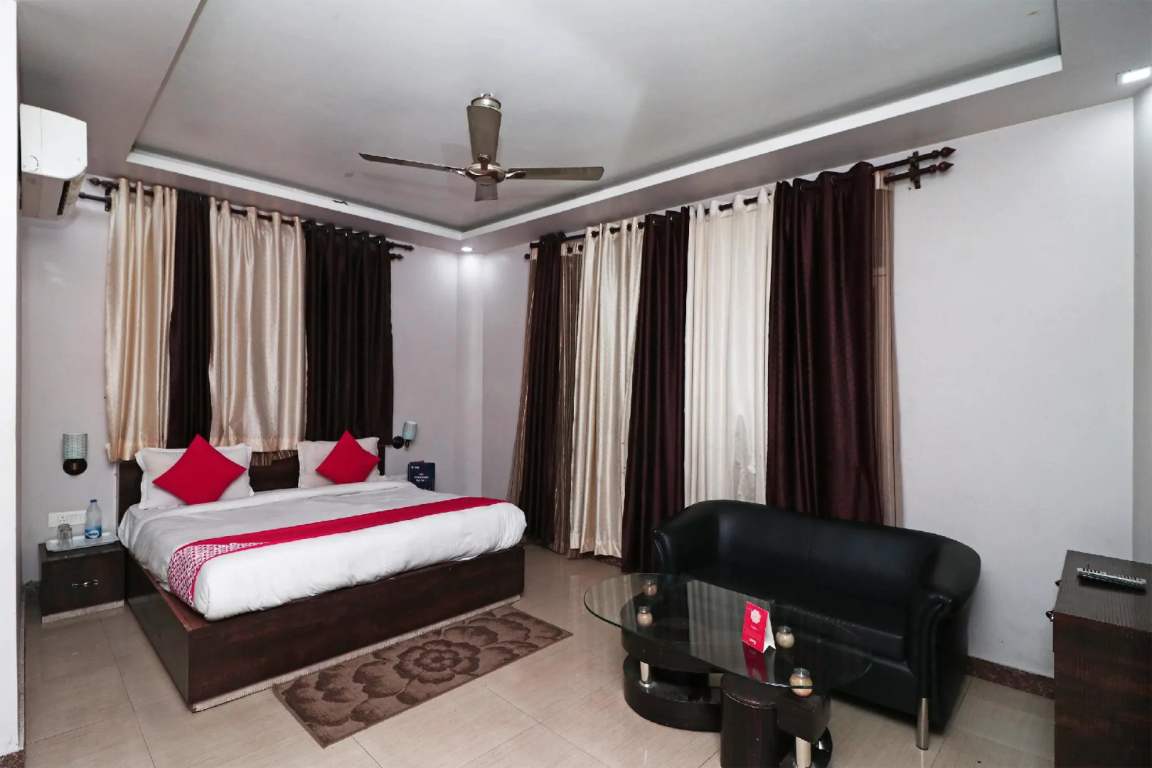 OYO 4635 Sheetal Hotel