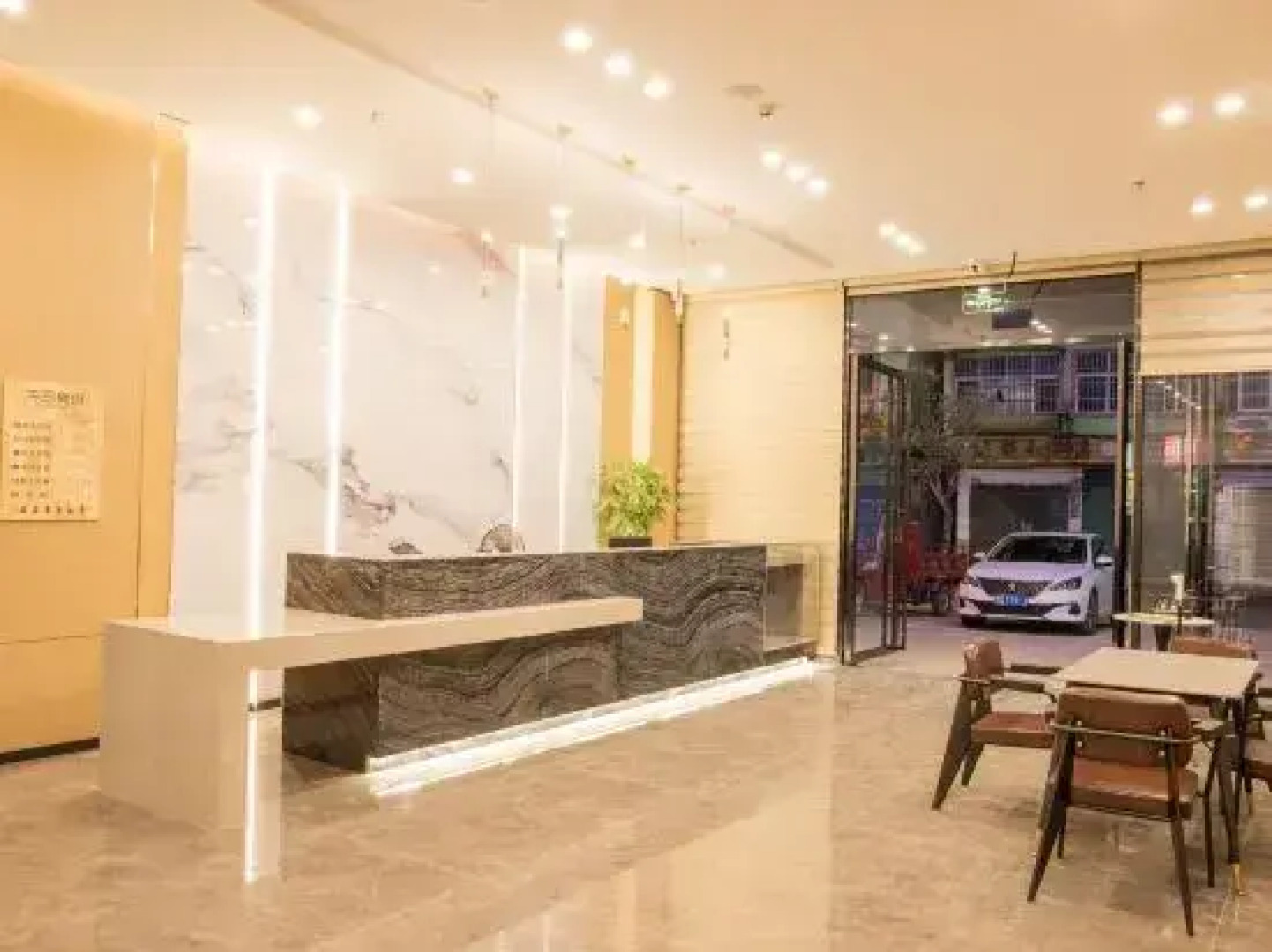 Junhai Business Hotel