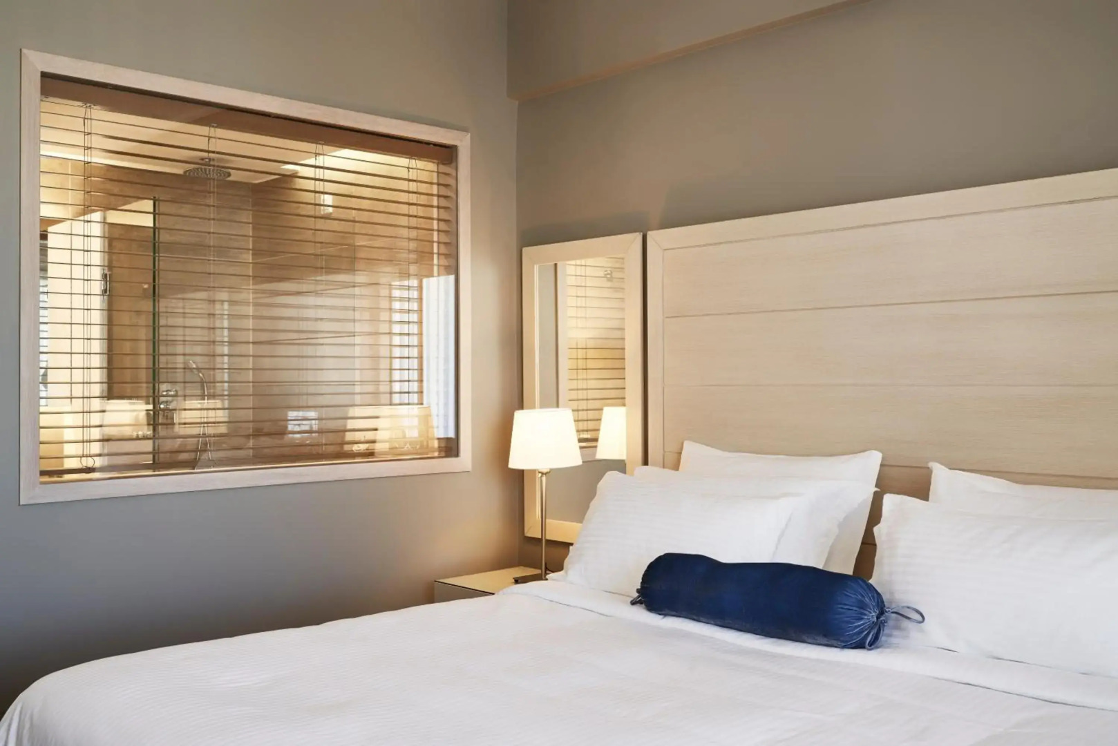 Sea View Cityscape Hotel