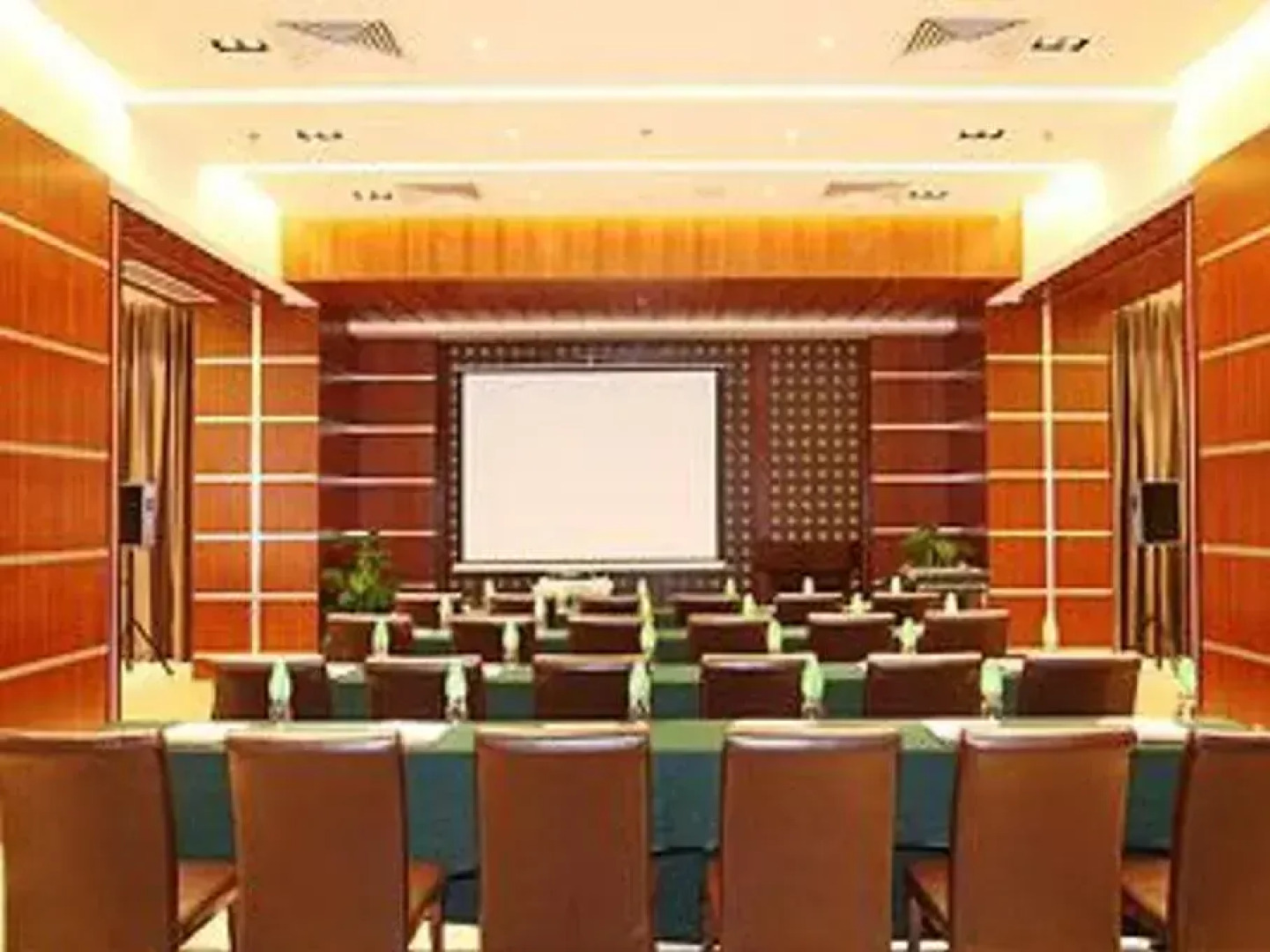 Zhongshan Huahong Aparthotel