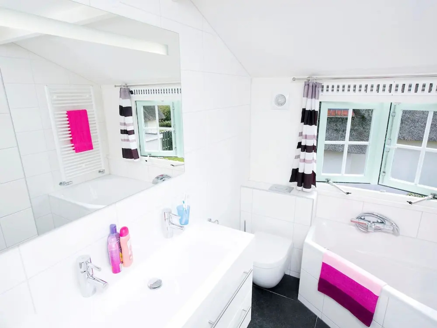 Thatched Villa With Dishwasher, sea at 1 km. in Domburg