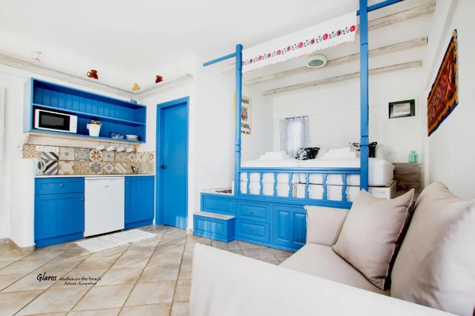 Glaros luxury studio on the Beach