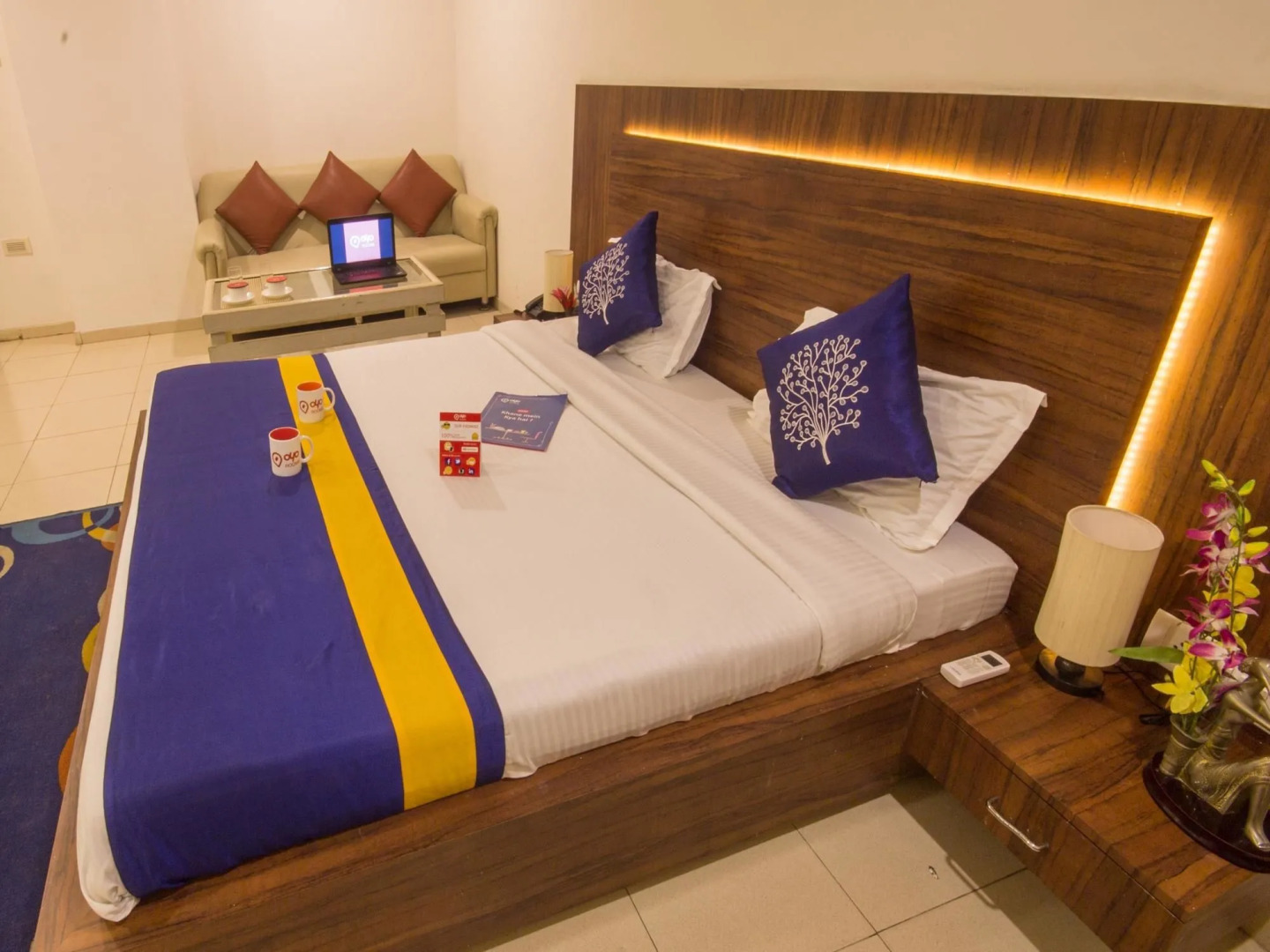 OYO 694 Hotel Malik Residency