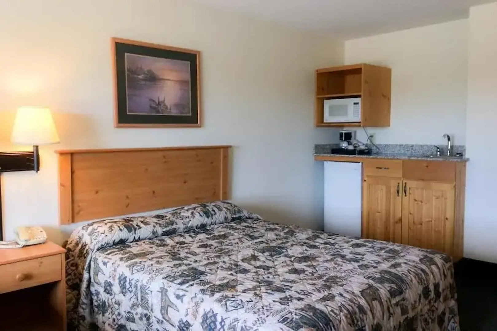 White Oak Inn & Suites