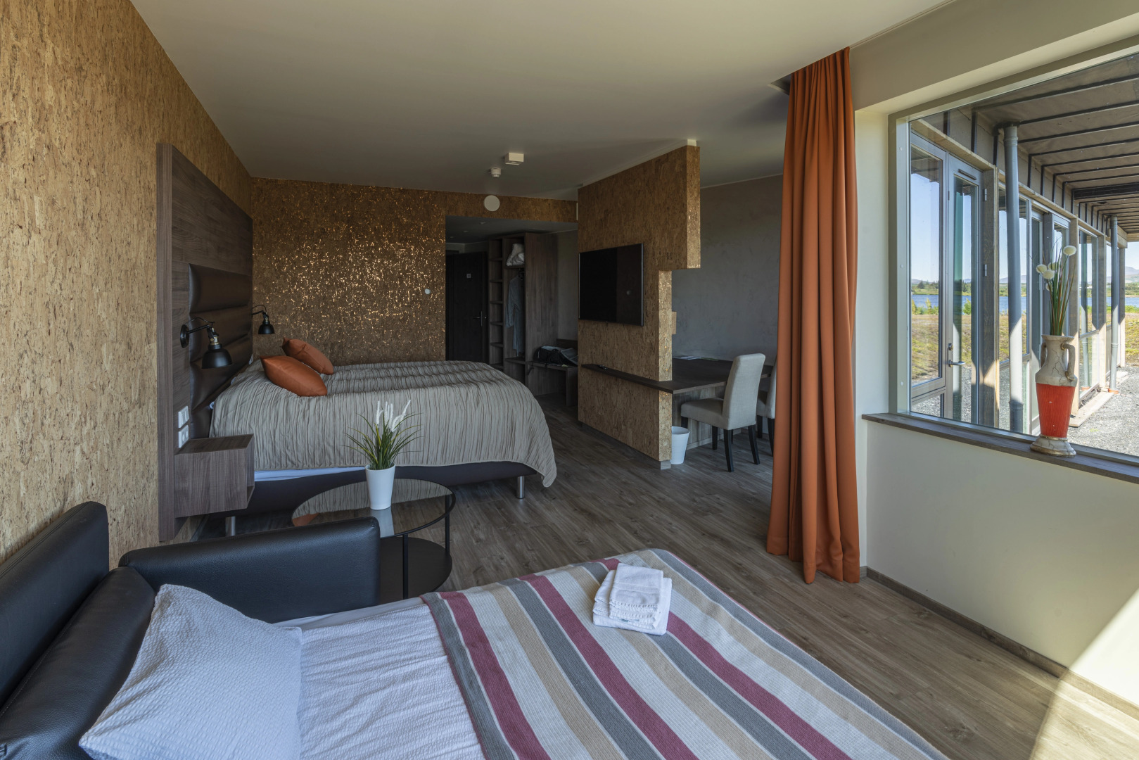 Hotel Kriunes - A city hotel by the lake