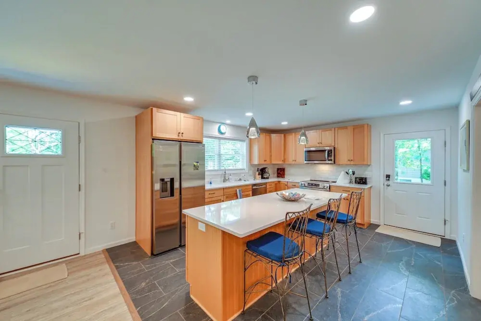 Coastal Comfort: Rehoboth Beach Getaway w/ Porch!