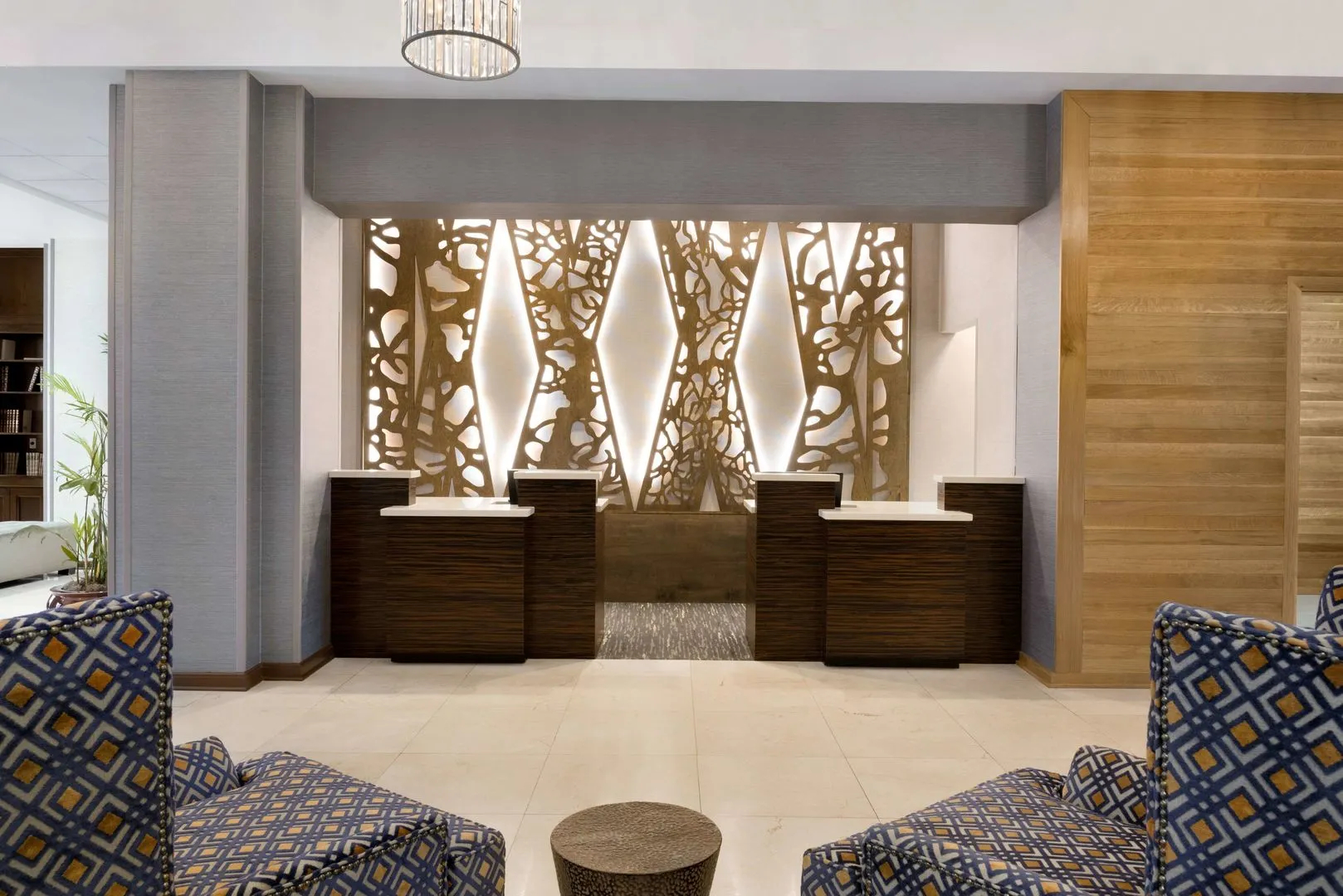 DoubleTree by Hilton Milwaukee - Brookfield