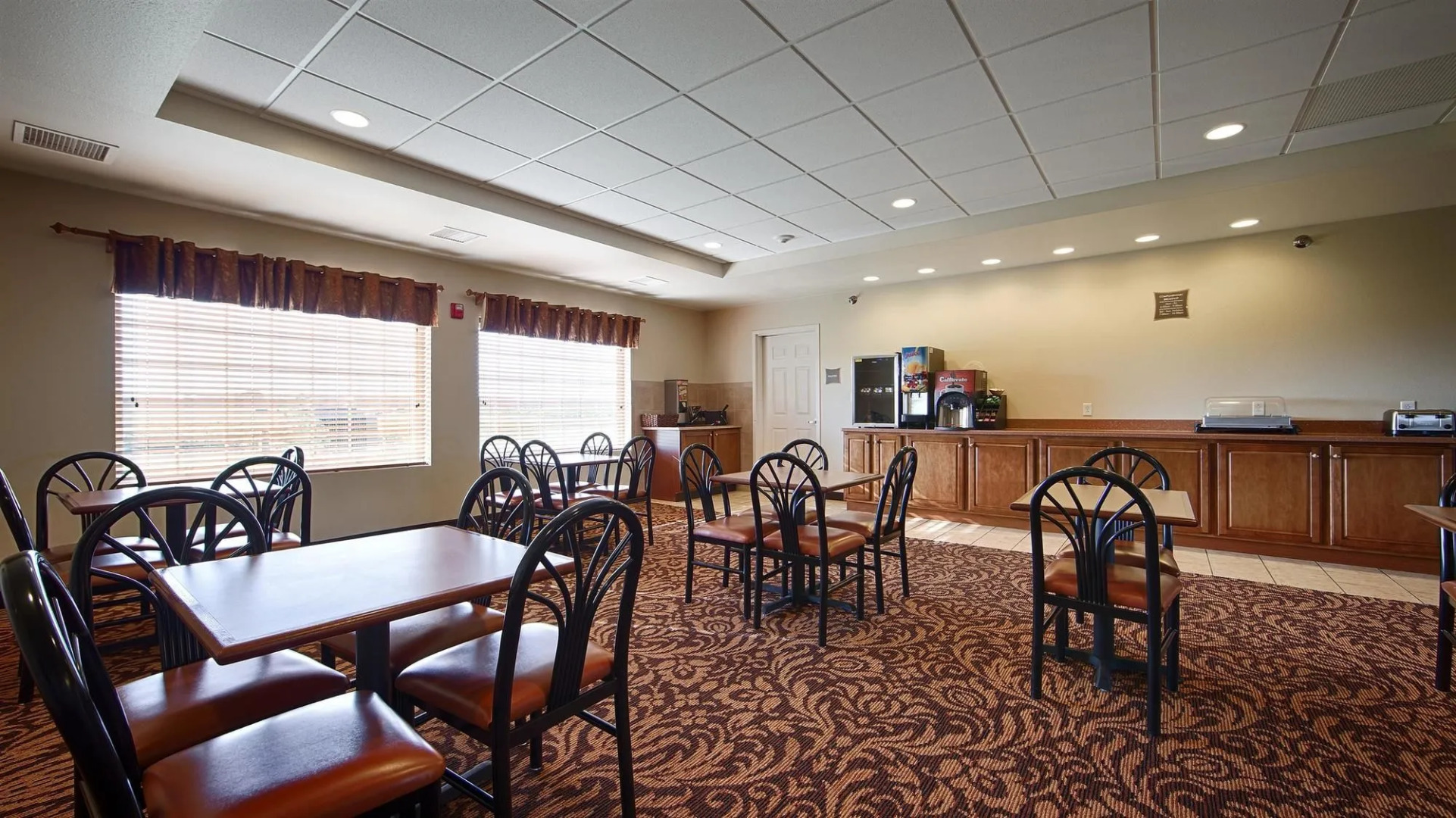 Best Western Plus MidAmerica Hotel