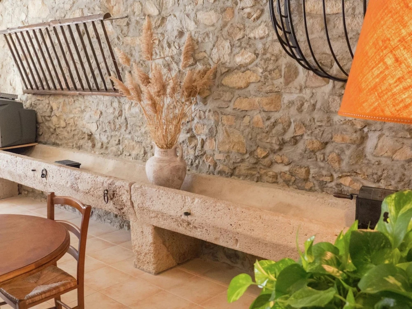 Stone Cottage on an Active Wine-growing Estate With a Swimming Pool