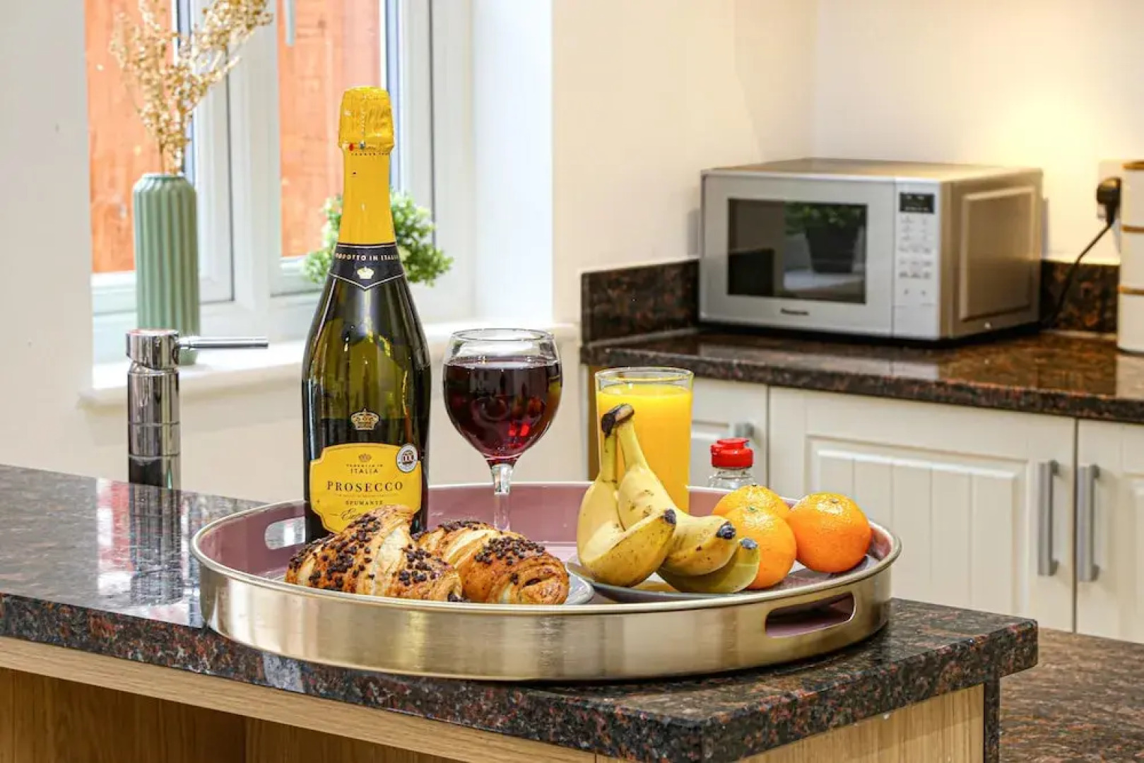 Detached 4 Bed-ultrafast Wifi,garden,free Parking