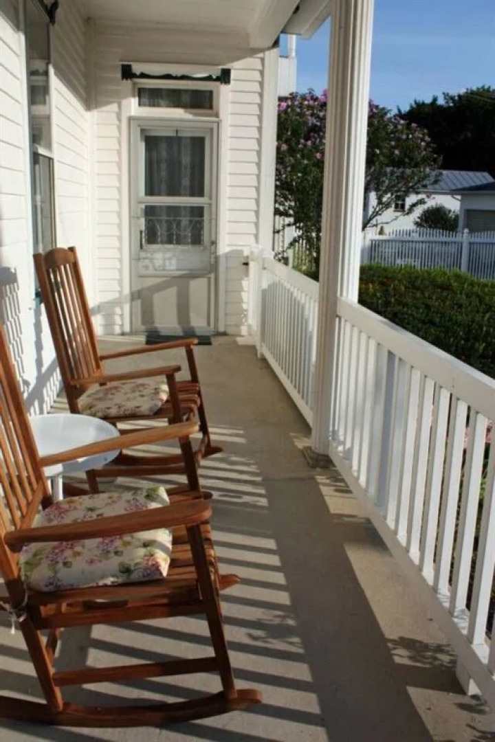 The Alexander Benjamin House Country Lodging