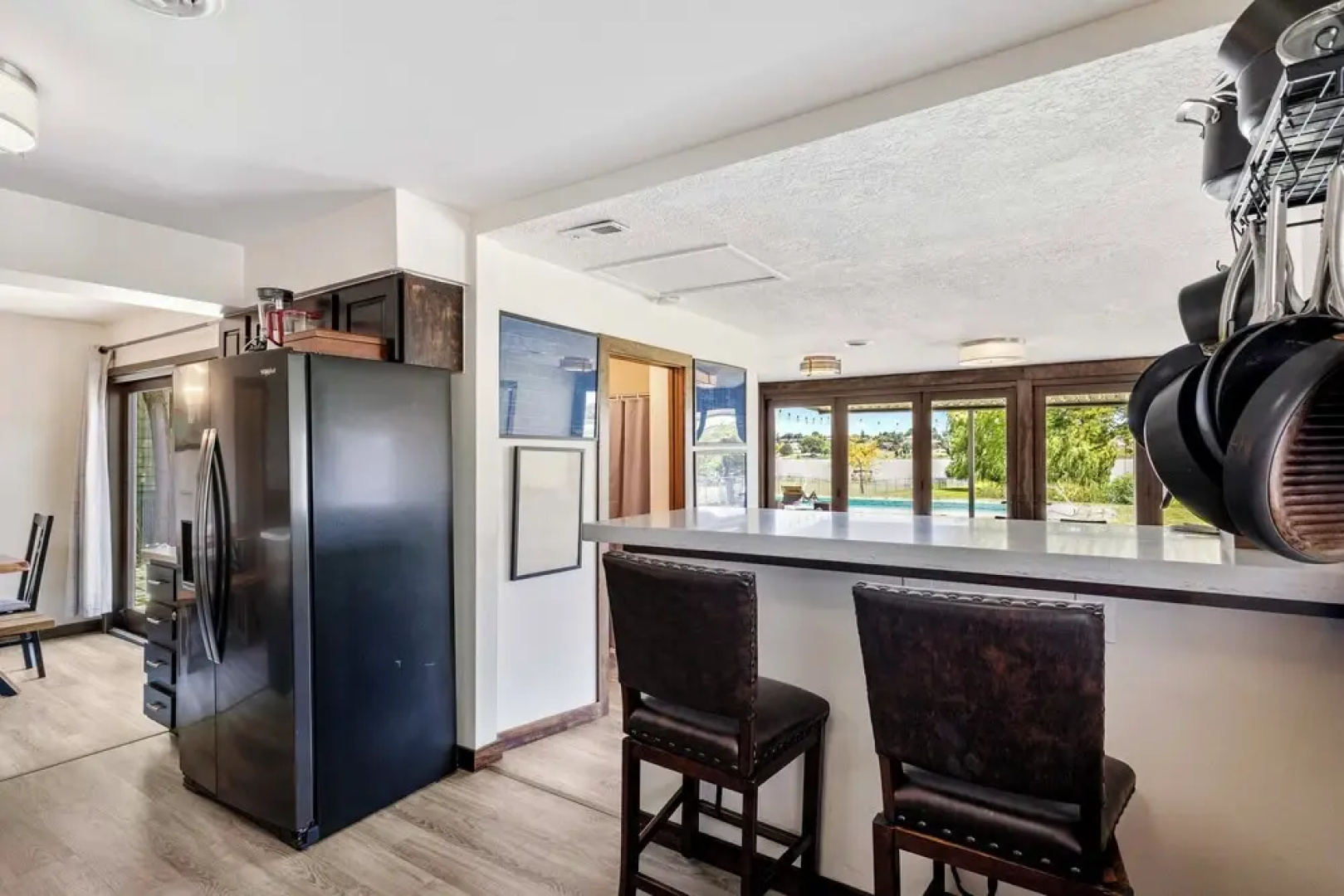Lakefront Washington Home w/ Private Pool & Sauna