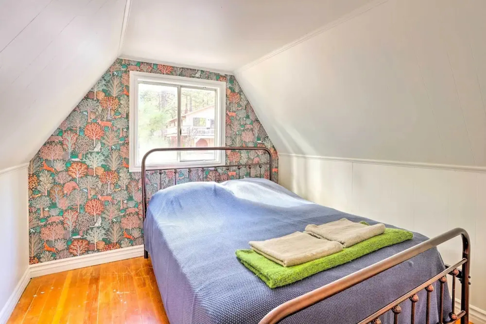 Cozy Home, 1/2 Mi to Downtown, 4 Mi to Hikes!