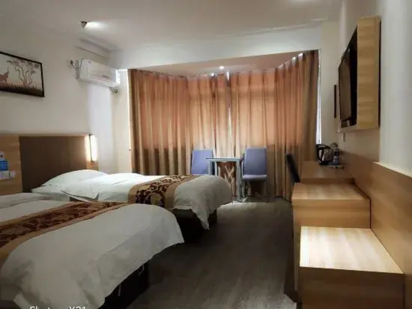 Quanna Hotel (Zhengzhou Railway Station Yinji Plaza)