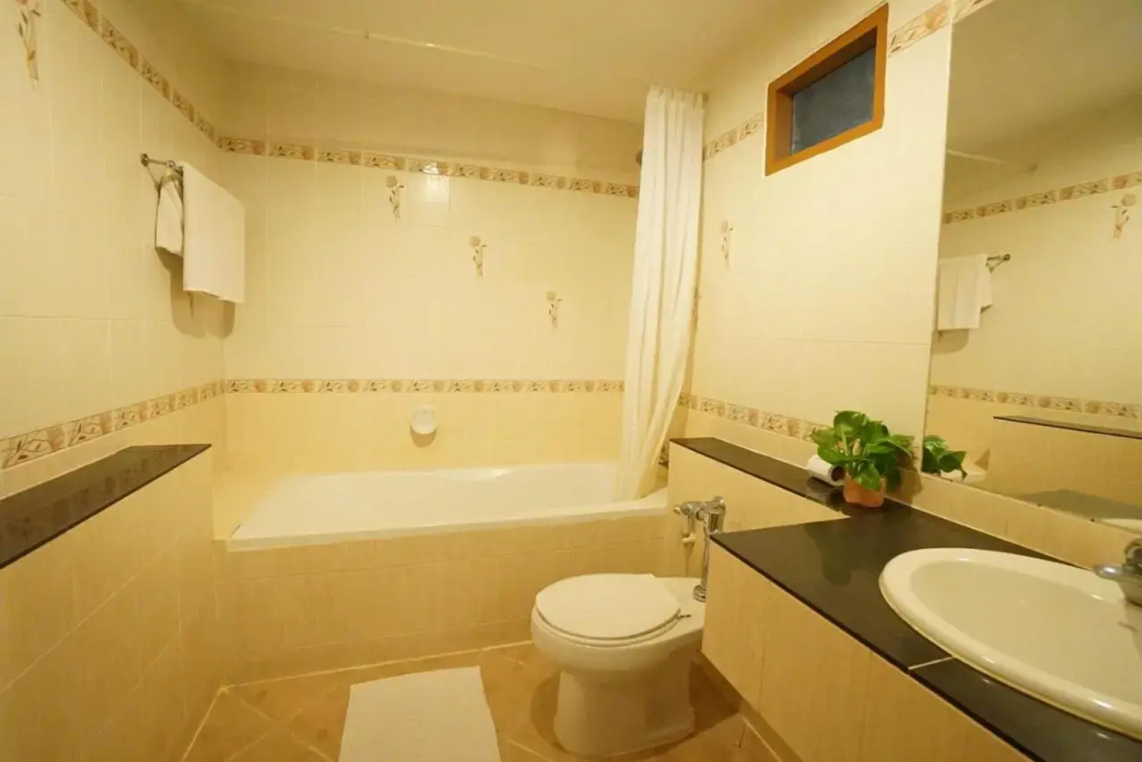 The Country Lake View Hotel